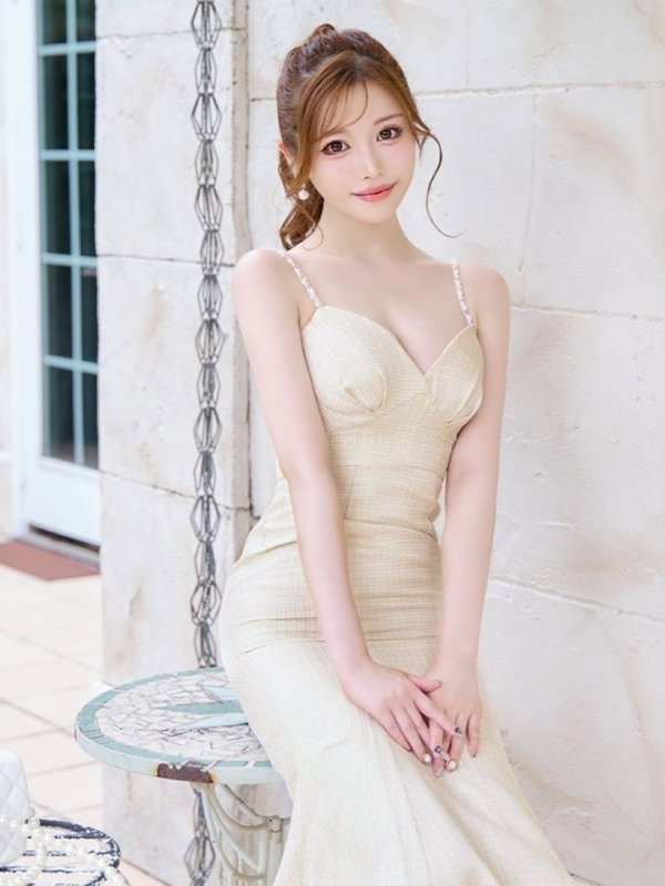 モデル：桜伊みやこ　身長：168cm　着用サイズ：Sサイズ