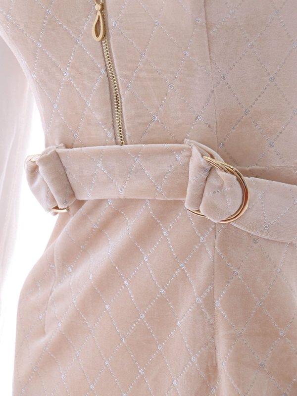 シャンパンベージュ