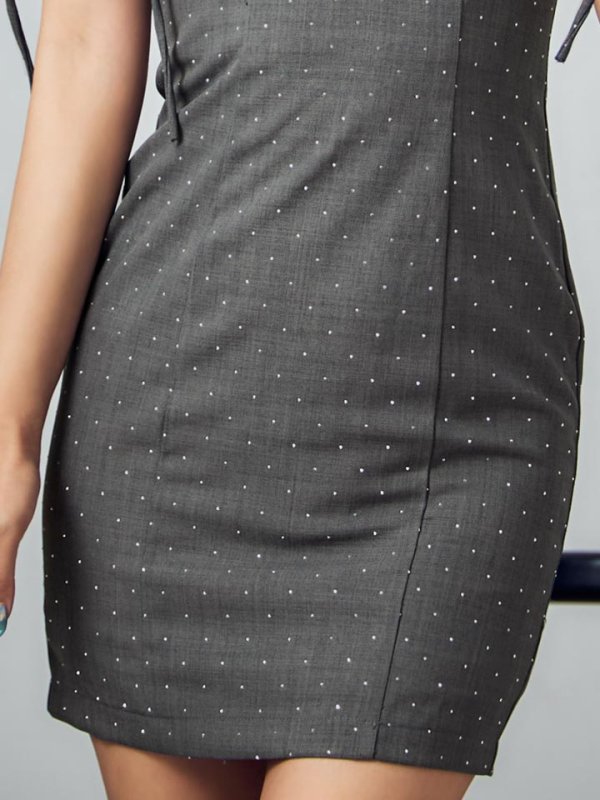 モデル：如月れい　身長：156cm　着用サイズ：Sサイズ