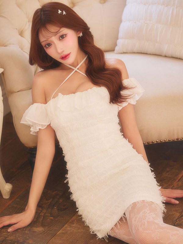 モデル：明日花キララ　身長：162cm　着用サイズ：Sサイズ