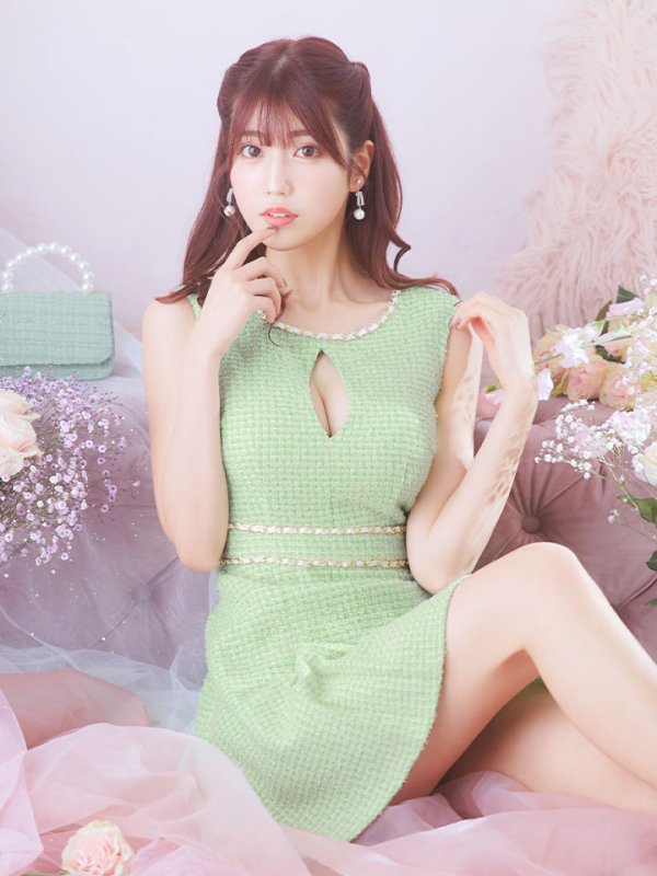 モデル:阿部なつき 身長:160cm 着用サイズ:Sサイズ