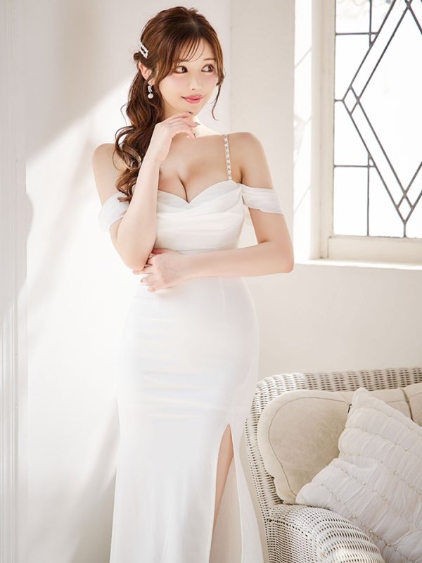 モデル：桜伊みやこ　身長：168cm　着用サイズ：Sサイズ