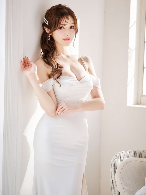 モデル:桜伊みやこ 身長:168cm 着用サイズ:Sサイズ