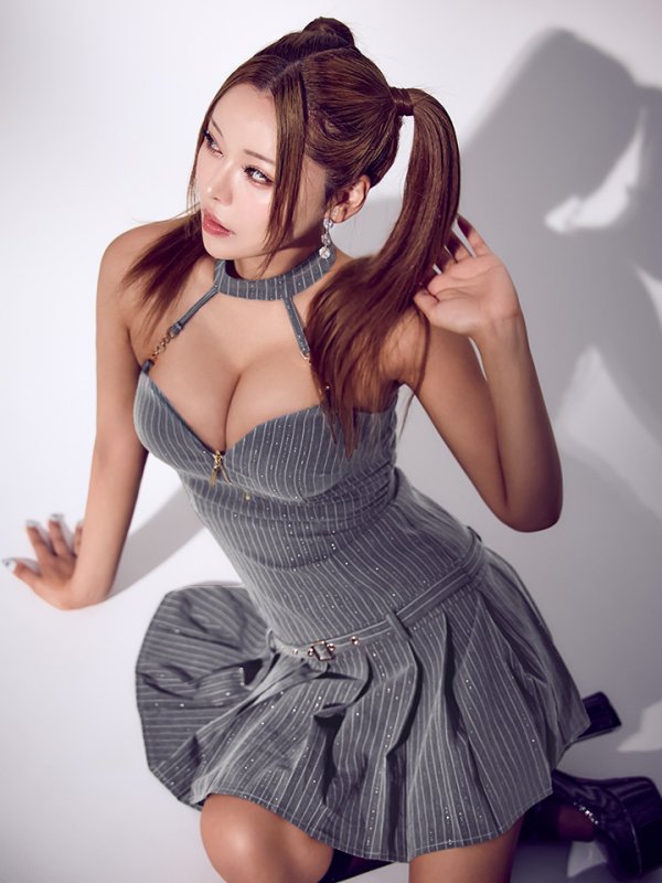 モデル：如月れい　身長：156cm　着用サイズ：Sサイズ