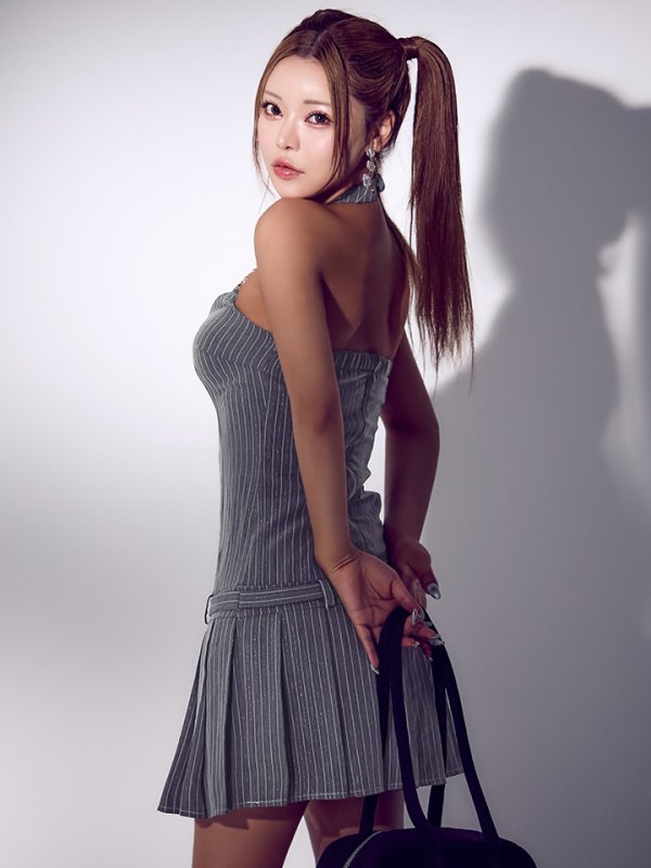 モデル：如月れい　身長：156cm　着用サイズ：Sサイズ