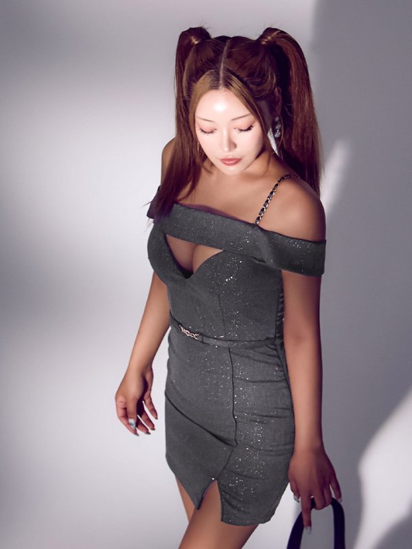 モデル：如月れい　身長：156cm　着用サイズ：Sサイズ