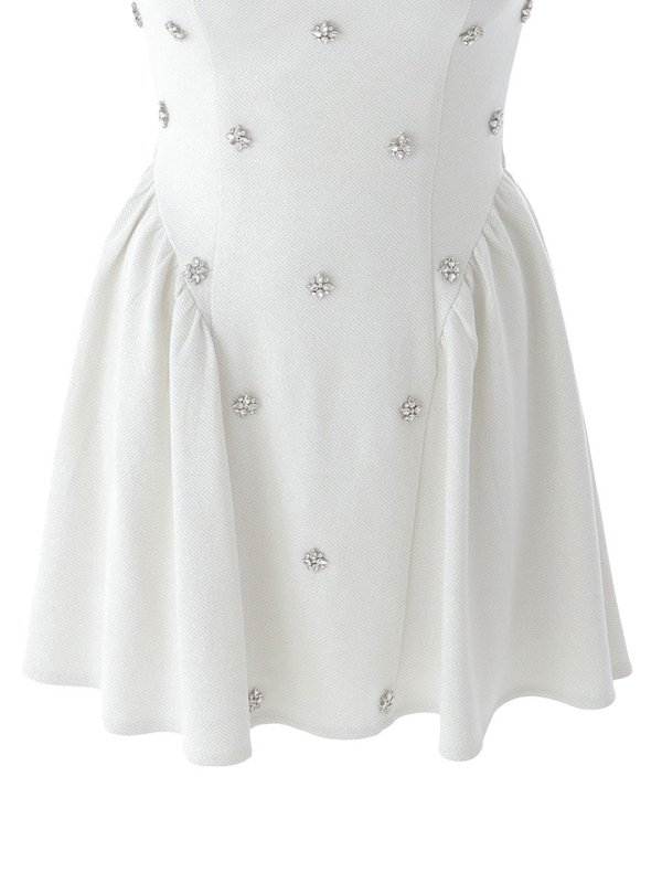 ホワイトモデル：まりん　身長：163cm　着用サイズ：Sサイズ