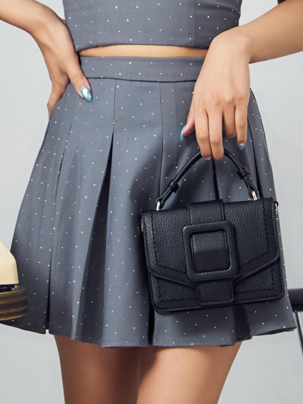 モデル：如月れい　身長：156cm　着用サイズ：Sサイズ