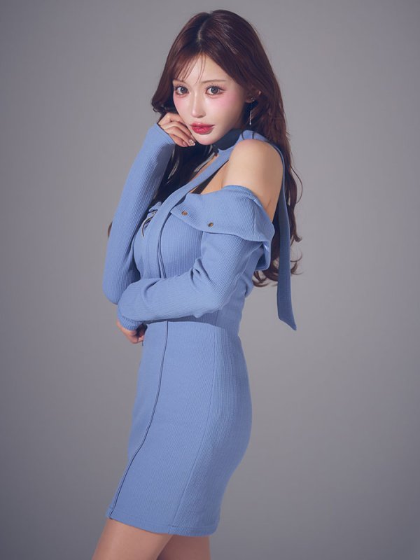 モデル：明日花キララ　身長：162cm　着用サイズ：Sサイズ