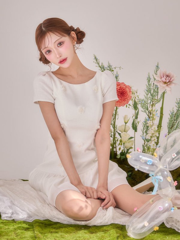 モデル：明日花キララ　身長：162cm　着用サイズ：Sサイズ