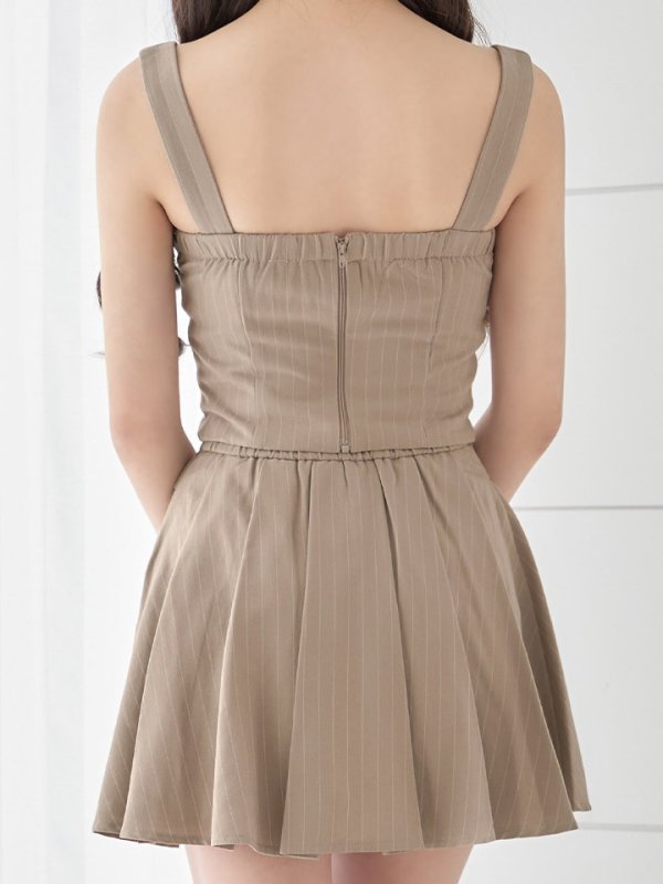 モデル：せいは　身長：161cm　着用サイズ：Sサイズ