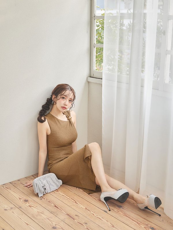 モデル：朝陽凪　身長：156cm　着用サイズ：Sサイズ