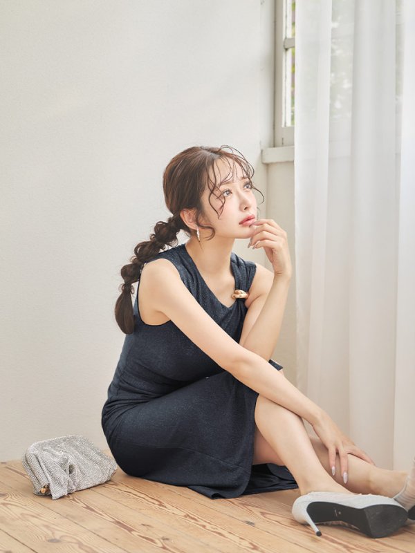 モデル：朝陽凪　身長：156cm　着用サイズ：Sサイズ