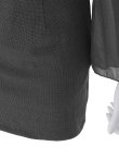 グレー