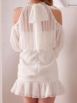 ホワイト　モデル：るりぴ　身長：165cm　着用サイズ：Sサイズ