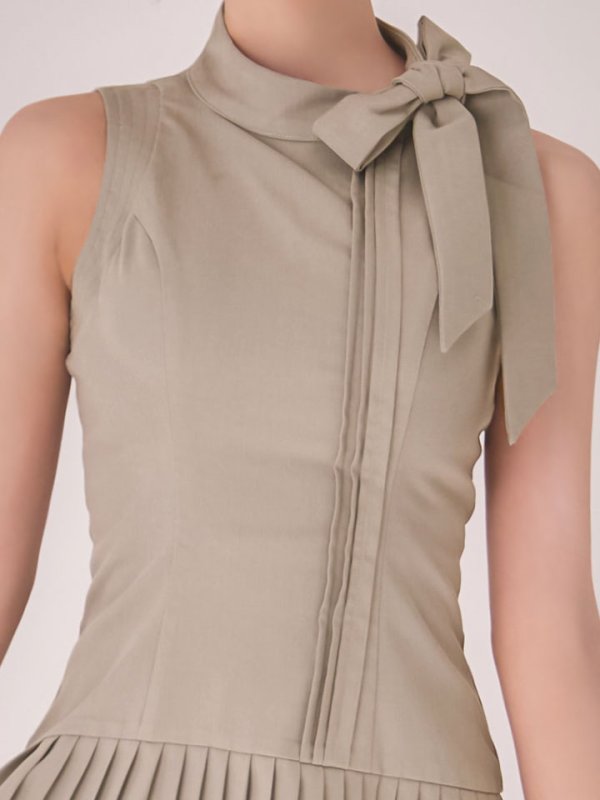 モデル：明日花キララ　身長：162cm　着用サイズ：Sサイズ