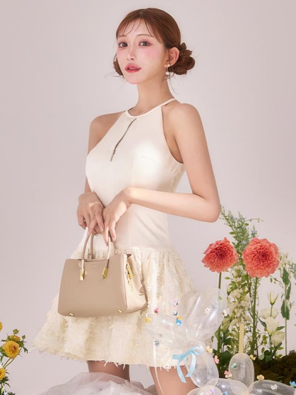 モデル：明日花キララ　身長：162cm　着用サイズ：Sサイズ