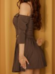 ブラウン　モデル:三上悠亜　身長:159cm　着用サイズ:Sサイズ