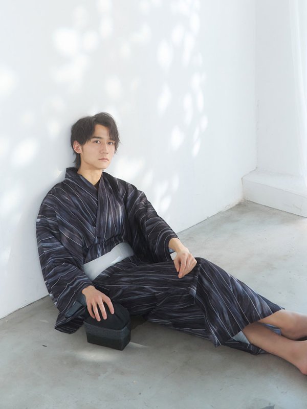 画像2: 【即日発送！】【メンズ浴衣】モザイクアート×ストライプ浴衣【浴衣３点セット 浴衣/帯/下駄】[YMT] (2)