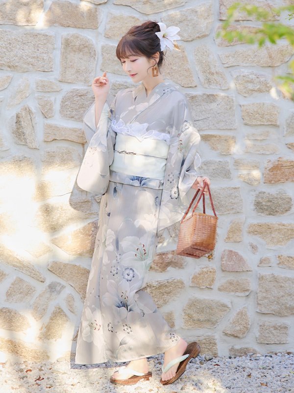 画像4: 【即日発送！】【浴衣】グレー地×可憐に咲き誇る百合浴衣  【浴衣３点セット 浴衣/帯/下駄】[YMT] (4)