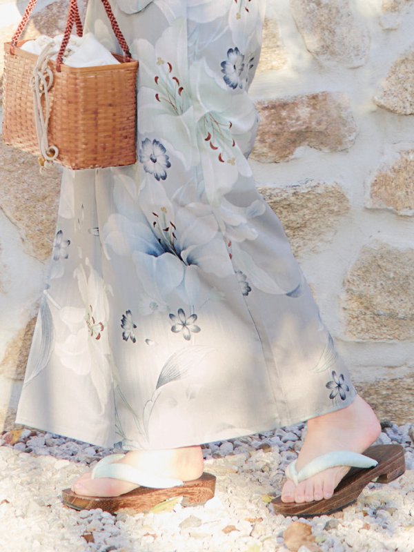 画像7: 【即日発送！】【浴衣】グレー地×可憐に咲き誇る百合浴衣  【浴衣３点セット 浴衣/帯/下駄】[YMT] (7)