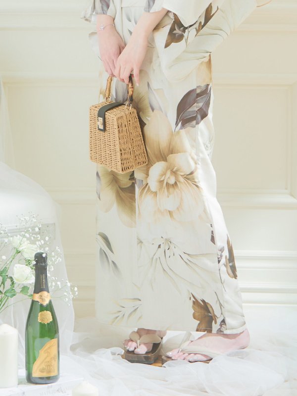 画像15: 【即日発送】ブラウンベージュクラシックフラワー浴衣  【浴衣３点セット 浴衣/帯/下駄】[YMT] (15)