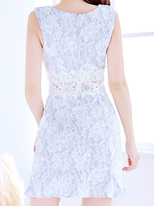 モデル：杉山佳那恵　身長：159cm　着用サイズ：Sサイズ