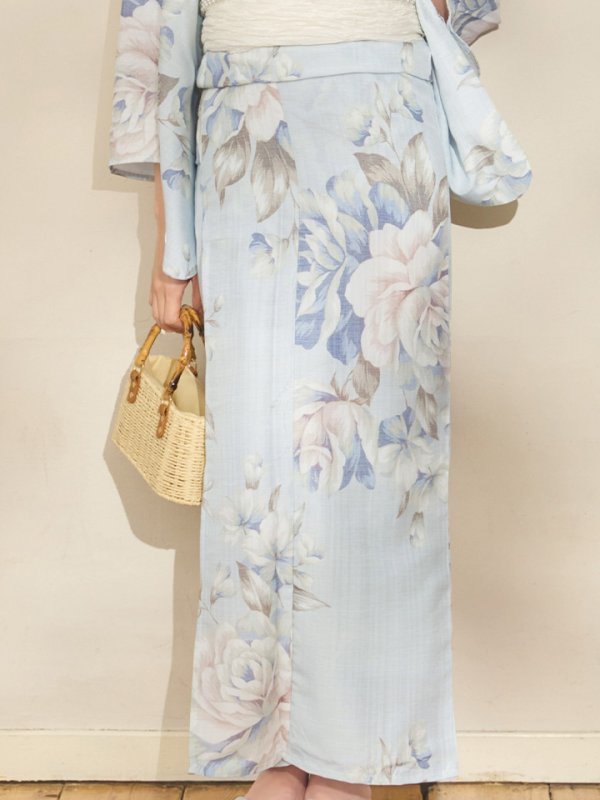 モデル：朝日向まり　身長：167cm　着用サイズ：Fサイズ