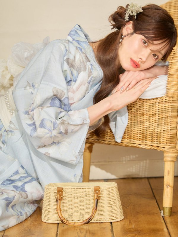 モデル：朝日向まり　身長：167cm　着用サイズ：Fサイズ