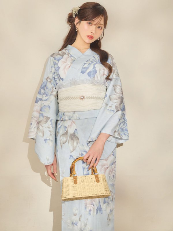 モデル：朝日向まり　身長：167cm　着用サイズ：Fサイズ