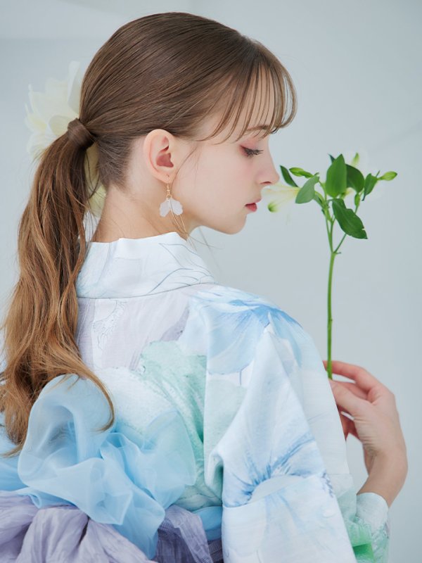 モデル:KATE 身長:169cm 着用サイズ:Fサイズ