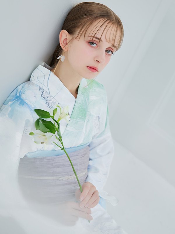 モデル:KATE 身長:169cm 着用サイズ:Fサイズ