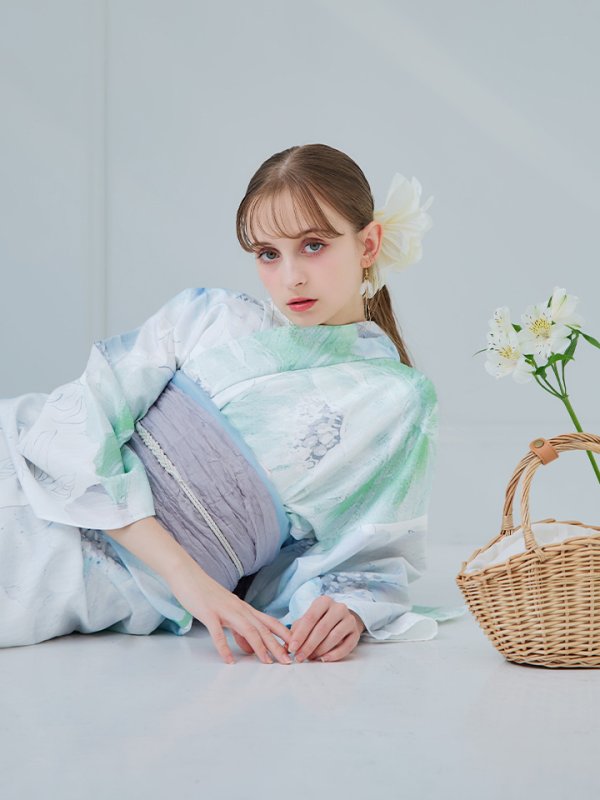 モデル:KATE 身長:169cm 着用サイズ:Fサイズ