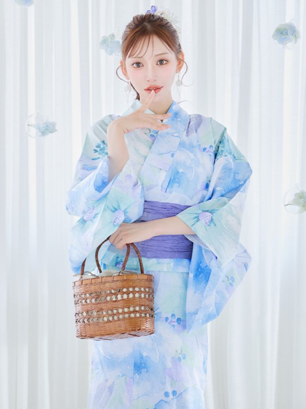 モデル:明日花キララ 身長:162cm 着用サイズ:Fサイズ