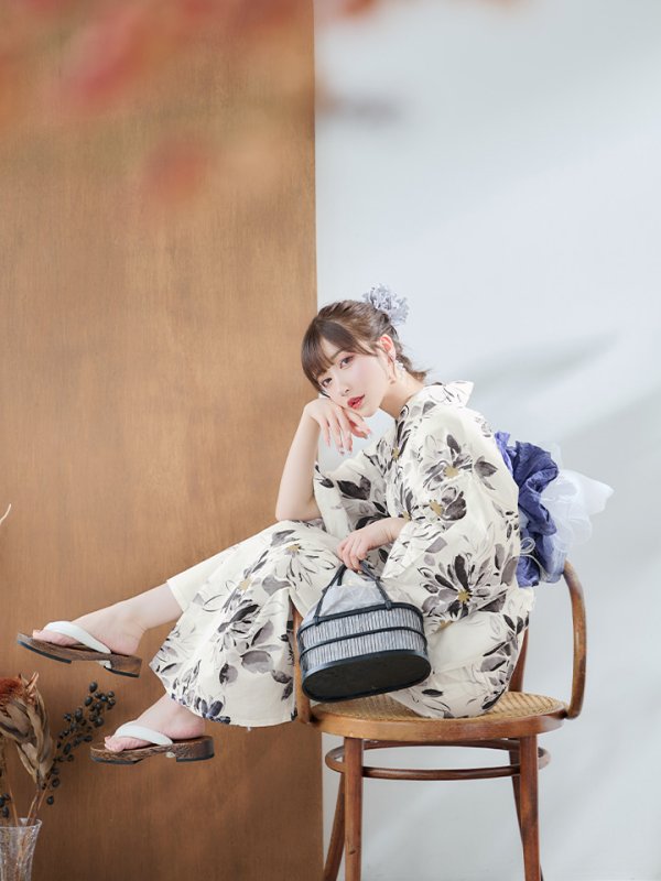 画像6: 【即日発送】水彩風モノトーンフラワー浴衣  【浴衣３点セット 浴衣/帯/下駄】[YMT] (6)