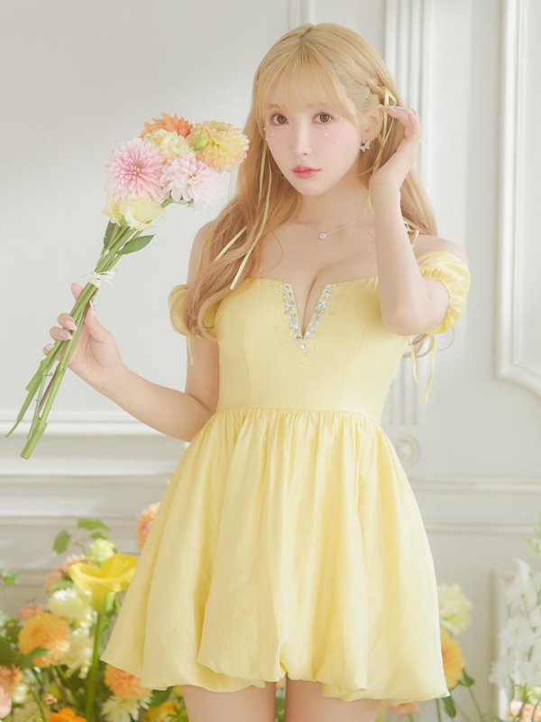 モデル：三上悠亜　身長：159cm　着用サイズ：Sサイズ