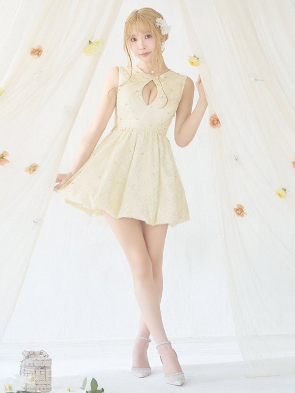 モデル：三上悠亜　身長：159cm　着用サイズ：Sサイズ