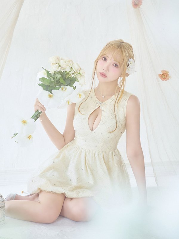 モデル:三上悠亜 身長:159cm 着用サイズ:Sサイズ