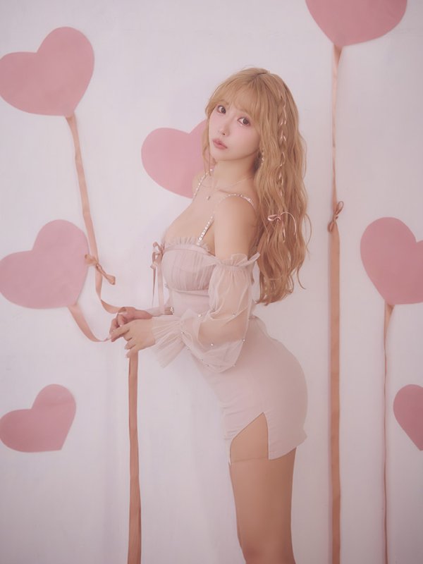 モデル：三上悠亜　身長：159cm　着用サイズ：Sサイズ