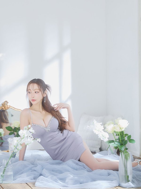 モデル:真優川咲 身長:159cm 着用サイズ:Sサイズ