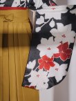 画像18: 【予約商品/1月中旬発送予定】白×赤百合 ブラック二尺袖着物【卒業袴３点セット 二尺袖着物/帯/袴】 (18)