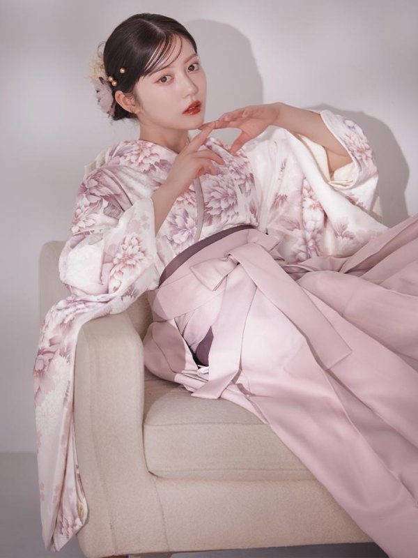 画像9: 【予約商品 / 1月中旬発送予定】ピンク牡丹×菊 ペールピンク二尺袖着物【卒業袴３点セット 二尺袖着物/帯/袴】 (9)