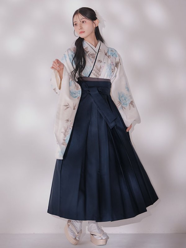 画像10: 【予約商品/1月中旬発送予定】ブルー芍薬 ホワイト二尺袖着物【卒業袴３点セット 二尺袖着物/帯/袴】 (10)