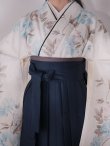 画像18: 【予約商品/1月中旬発送予定】ブルー芍薬 ホワイト二尺袖着物【卒業袴３点セット 二尺袖着物/帯/袴】 (18)
