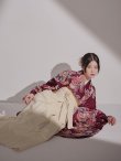 画像8: 【予約商品 / 1月中旬発送予定】菊×椿 ワインレッド二尺袖着物【卒業袴３点セット 二尺袖着物/帯/袴】 (8)