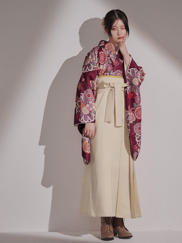画像9: 【予約商品 / 1月中旬発送予定】菊×椿 ワインレッド二尺袖着物【卒業袴３点セット 二尺袖着物/帯/袴】 (9)