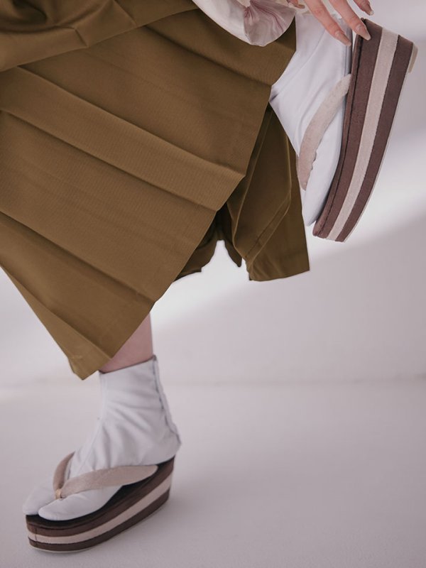 画像23: 【予約商品/1月中旬発送予定】グレーピンクフラワー グラデーション二尺袖着物【卒業袴３点セット 二尺袖着物/帯/袴】 (23)