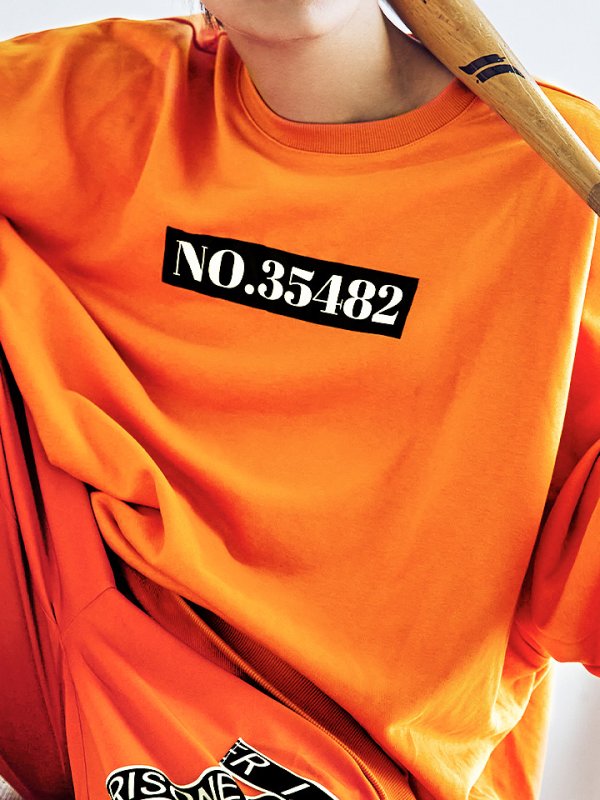 画像12: 【SALE!!】【即日発送！】【ハロウィン】 オレンジ囚人トレーナーセット 【コスプレ2点セット】【XXLサイズ/1カラー】(HC206-SV)[OF01] (12)