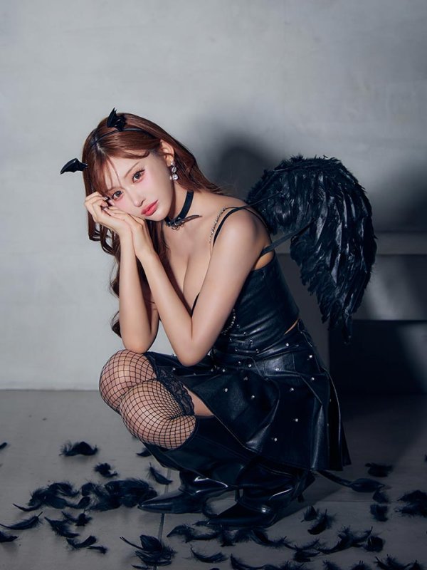 モデル:明日花キララ　身長:162cm　着用サイズ:Sサイズ