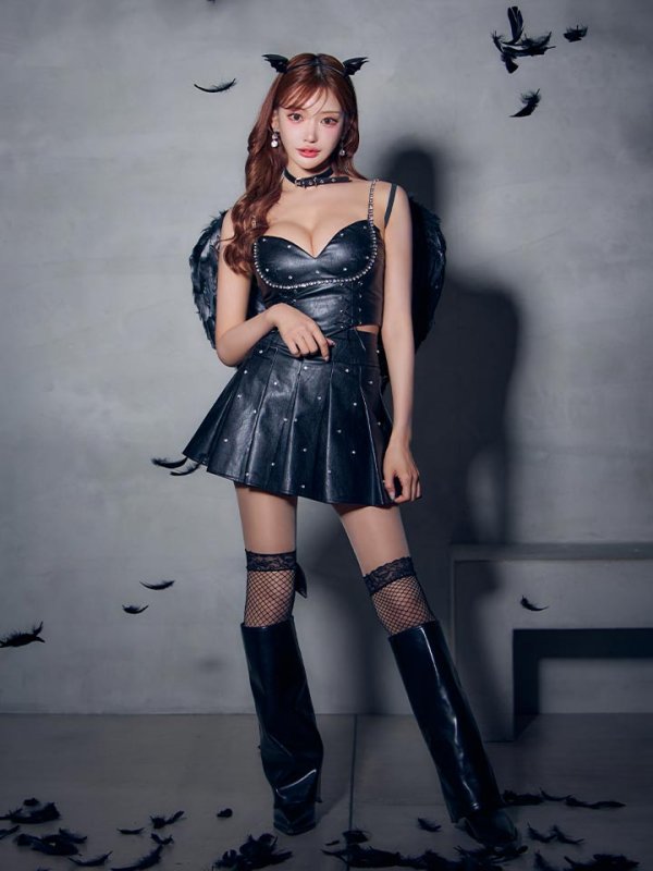 モデル:明日花キララ　身長:162cm　着用サイズ:Sサイズ